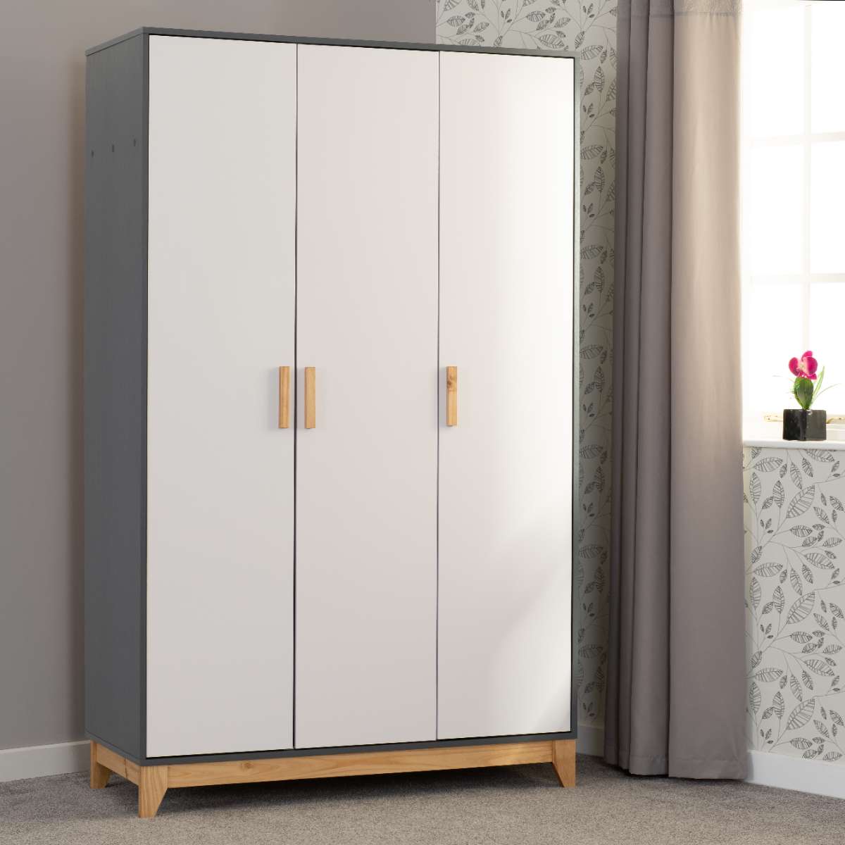 CLEVELAND 3 DOOR WARDROBE - WHITE/GREY METAL EFFECT